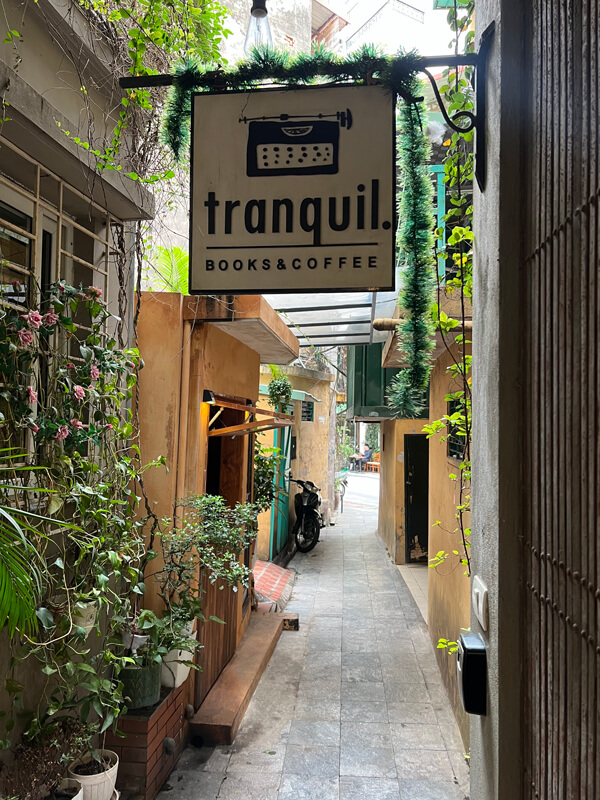 Tranquil Books & Coffee – 5 Nguyễn Quang Bích